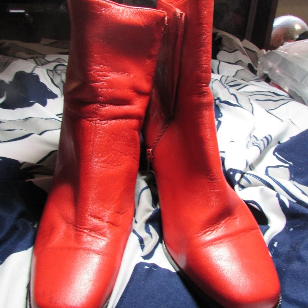 LEATHER ANKLE BOOTS